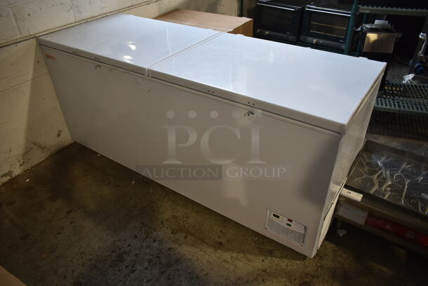 BRAND NEW SCRATCH AND DENT! Galaxy 177CF25HC Metal Chest Freezer. 115 Volts, 1 Phase. Tested and Working!