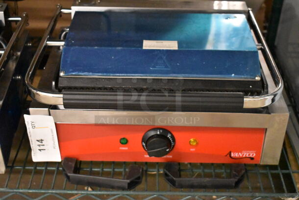 BRAND NEW SCRATCH AND DENT! 2023 Avantco 177P78 Stainless Steel Commercial Panini Sandwich Grill with Grooved Plates - 13" x 8 3/4" Cooking Surface. 120 Volts, 1 Phase. Tested and Working! - Image 2 of 5
