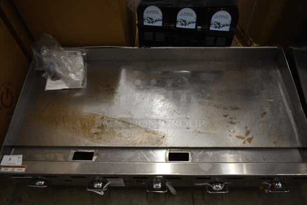 Wolf 960RX-101 Stainless Steel Commercial Countertop Natural Gas Powered Flat Top Griddle. 135,000 BTU. - Image 5 of 8
