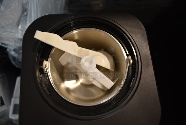 BRAND NEW SCRATCH AND DENT!  Whynter ICM-128WS 1.28 Quart Compact Upright Automatic Ice Cream Maker White. 115 Volts, 1 Phase. Tested and Working! - Image 5 of 6