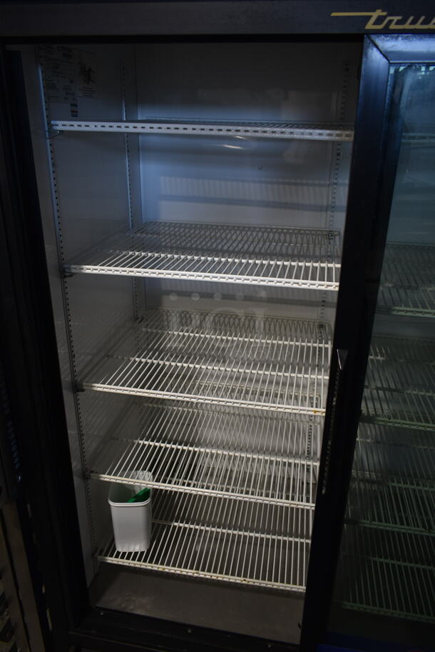 2015 True GDM-45-LD Metal Commercial 2 Door Reach In Cooler Merchandiser w/ Poly Coated Racks. 115 Volts, 1 Phase. Tested and Working! - Image 5 of 7