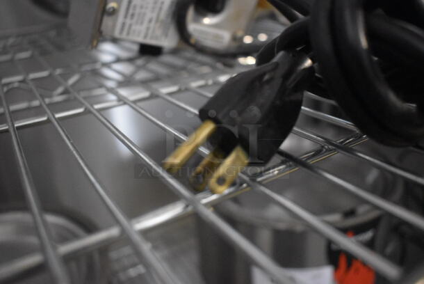 Vollrath HS-11 Stainless Steel Electric Powered Food Warmer With Lid. 120V Tested And Working - Image 4 of 4