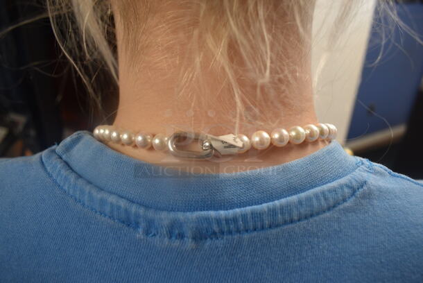 BRAND NEW! Pearl Necklace with 18K White Gold Clasp - Image 3 of 3