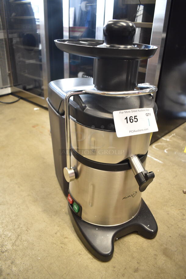 LIKE NEW! 2024 AvaMix 928JE700 Stainless Steel Commercial Countertop Juicer. 120 Volts, 1 Phase. Tested and Working! - Image 3 of 6