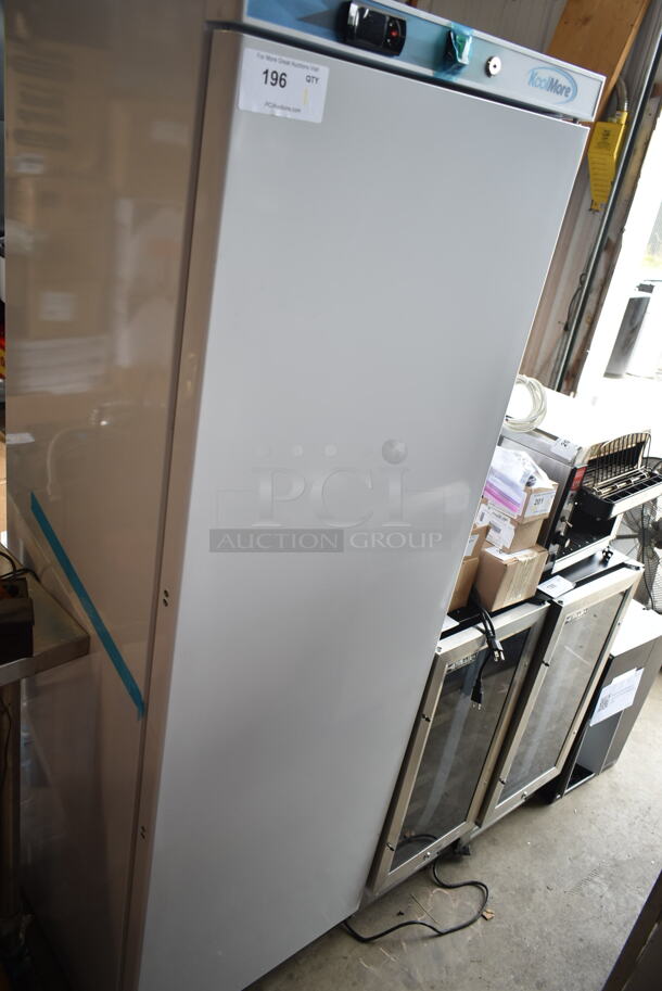 BRAND NEW SCRATCH AND DENT! KoolMore KM-RMD12WH Metal Commercial Single Door Reach In Cooler w/ Poly Coated Racks. 115 Volts, 1 Phase. Tested and Working! - Image 2 of 4