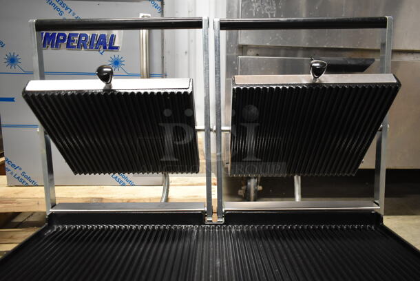 BRAND NEW SCRATCH AND DENT! Hatco MC020G.620P Stainless Steel Commercial Countertop Dual Panini Press. 208 Volts, 1 Phase.  - Image 5 of 6