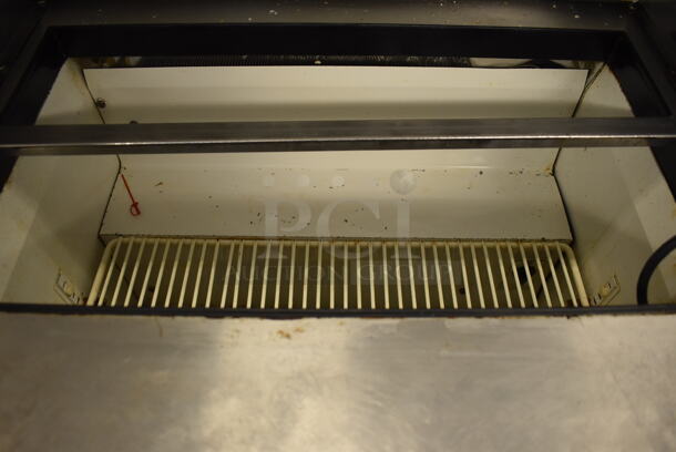 True TSSU-27-8 Stainless Steel Commercial Sandwich Salad Prep Table Bain Marie Mega Top. 115 Volts, 1 Phase. 28x30x42.5. Tested and Powers On But Does Not Get Cold - Image 4 of 6
