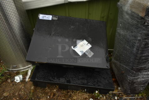 4 BRAND NEW SCRATCH AND DENT! Black Poly Dunnage Racks. 4 Times Your Bid!