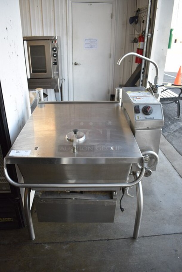 Cleveland Stainless Steel Commercial Propane Powered Floor Style Tilt Skillet/Braising Pan. 125,000 BTU. 115 Volts, 1 Phase. 35x38x43