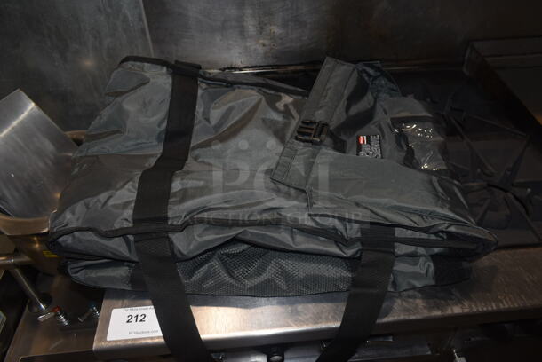 6 BRAND NEW IN BOX! Rubbermaid Pro Serve Insulated Food Carrying Bags. 6 Times Your Bid! - Image 3 of 8