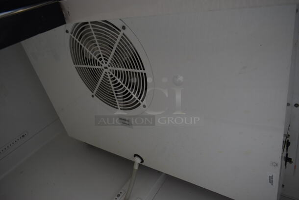 True GDM-49 ENERGY STAR Metal Commercial 2 Door Reach In Cooler Merchandiser w/ Poly Coated Racks. 115 Volts, 1 Phase. Tested and Powers On But Does Not Get Cold - Image 11 of 11