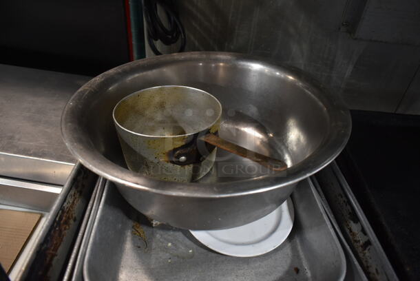 ALL ONE MONEY! Lot of Various Metal Items Including Metal Baking Pans - Image 4 of 4