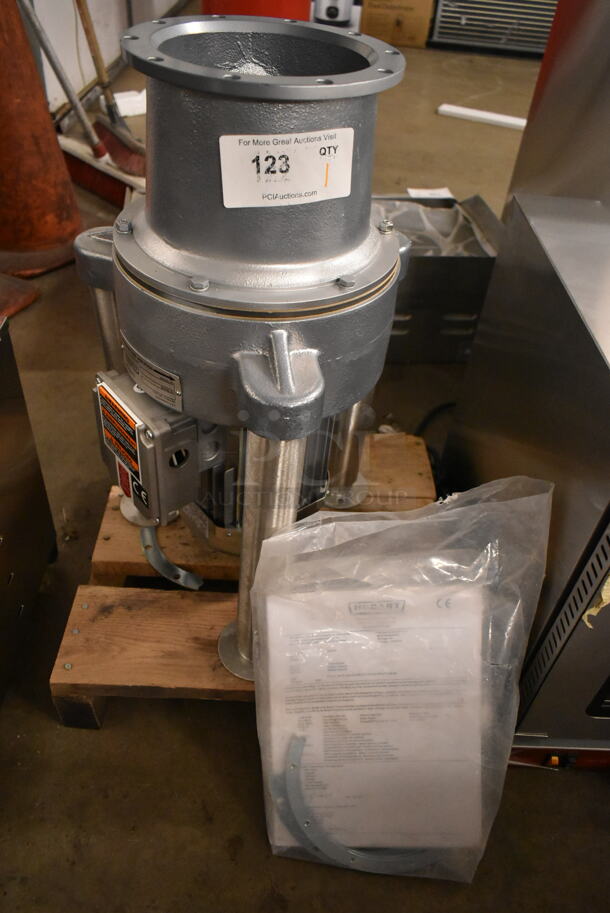 BRAND NEW SCRATCH AND DENT! Hobart FD4/150-1 Commercial Garbage Disposer with Adjustable Flanged Feet. 208-230/460 Volts. - Image 2 of 10