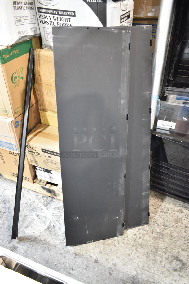 BRAND NEW SCRATCH AND DENT! Avantco 193MAC48HCB Commercial Metal 48" Black Vertical Air Curtain Merchandiser Grab N Go. 115 Volts, 1 Phase. Tested and Working! - Image 3 of 6