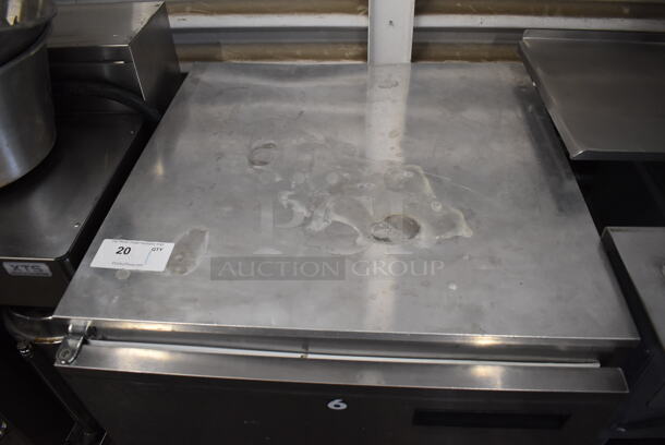 Delfield 406CA-DHL-DD1 Stainless Steel Commercial Single Door Undercounter Cooler on Commercial Casters. 115 Volts, 1 Phase. 27x28x32. Tested and Working! - Image 6 of 7
