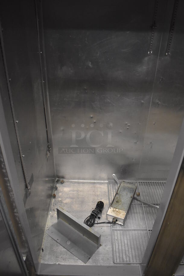 Continental 2RE Stainless Steel Commercial 2 Door Reach In Cooler on Commercial Casters. 115 Volts, 1 Phase. 57x34x82. Tested and Working! - Image 6 of 6