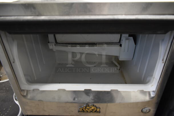 Hoshizaki KM-101BAH Stainless Steel Commercial Self Contained Ice Machine. 115 Volts, 1 Phase.  - Image 6 of 8