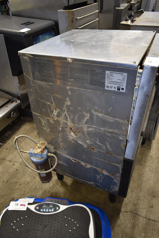 Hoshizaki KM-101BAH Stainless Steel Commercial Self Contained Ice Machine. 115 Volts, 1 Phase.  - Image 7 of 8