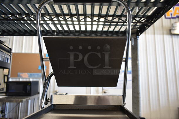 BRAND NEW SCRATCH AND DENT! 2022 Galaxy P60S Stainless Steel Commercial Countertop Panini Press. 120 Volts, 1 Phase. Tested and Working! - Image 7 of 8