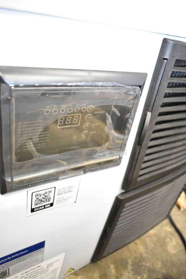 BRAND NEW SCRATCH AND DENT! 2024 Avantco 194MCH430A Stainless Steel Commercial 30" Modular Half Cube Ice Machine - 400 lb. 115 Volts, 1 Phase. - Image 5 of 7