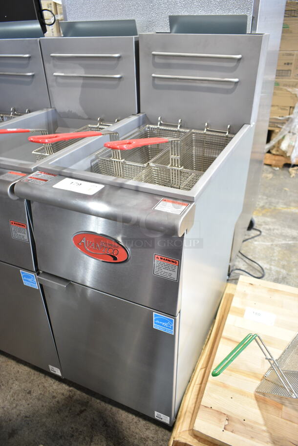 BRAND NEW SCRATCH AND DENT! 2024 Avantco 177FFES40N 35-40 lb. Natural Gas Stainless Steel Floor Fryer w/ 2 Metal Fry Basket. 70,000 BTU - Image 3 of 7