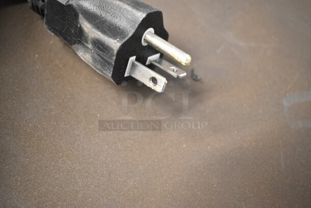 BRAND NEW SCRATCH AND DENT! Krampouz 980CMCECIJ4Stainless Steel Commercial Countertop 15 3/4" Dual Electric Cast Iron Crepe Maker. 240 Volts.  - Image 3 of 4