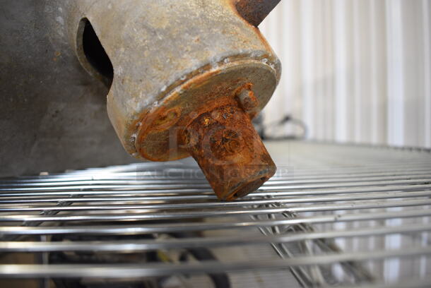 Metal Commercial Pelican Head w/ Grating Blade. 11x18x12 - Image 4 of 4