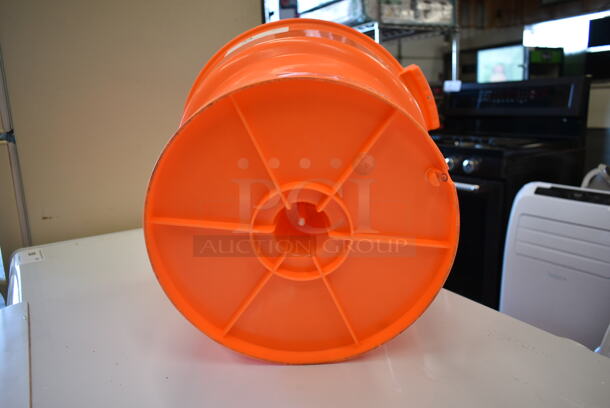 Orange Poly Lettuce Spinner Salad Spinner. - Image 4 of 6