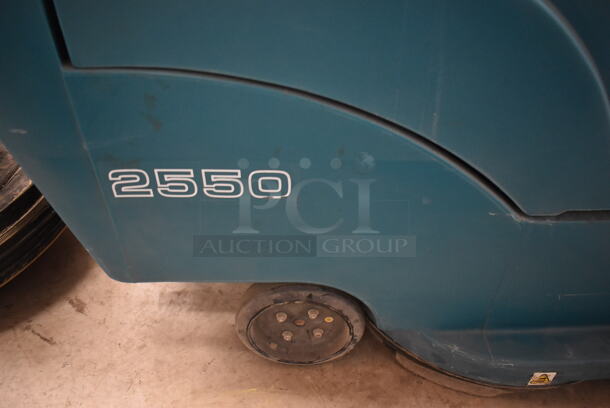 Tennant 2550 Metal Commercial Floor Burnisher Floor Cleaning Machine. 19x51x42. Cannot Test Due To Missing Battery - Image 3 of 8