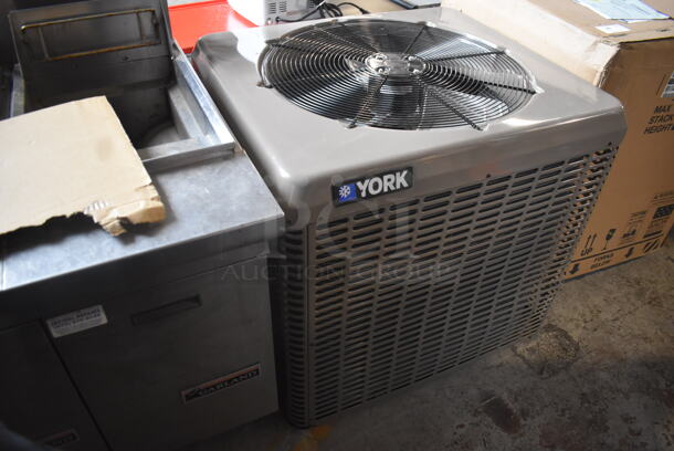 York TCD60B31S Commercial Air Conditioner Condenser. 208-230V/3 Phase  - Image 3 of 6