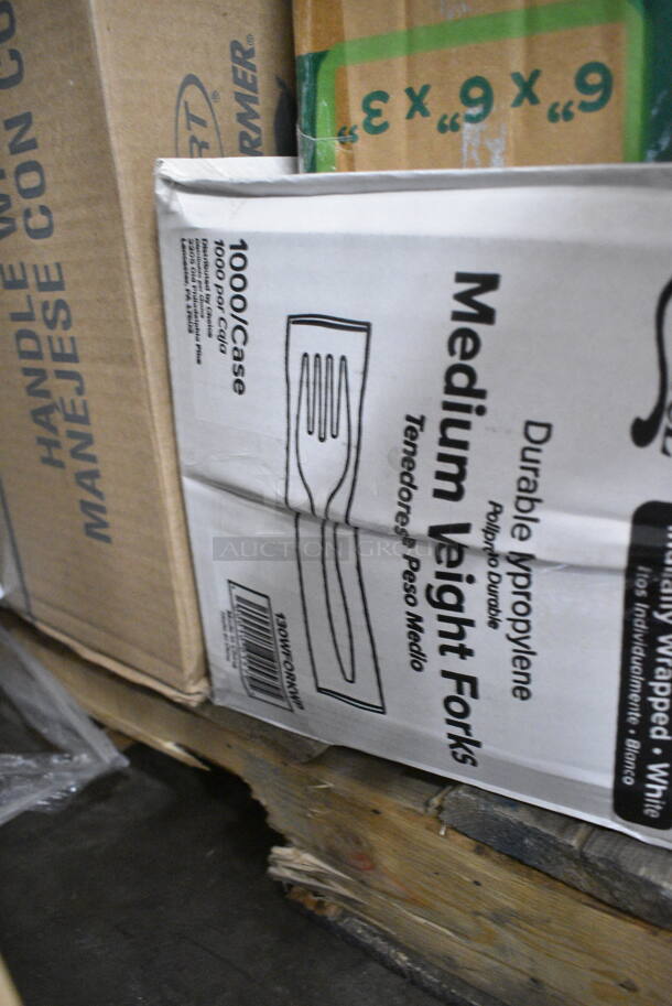 PALLET LOT of 22 BRAND NEW Boxes Including 2 Box 129MCS16B Choice 16 oz. Black 8" x 5 1/4" x 1 1/2" Rectangular Microwavable Heavy Weight Container with Lid - 150/Case, 395TO661 Ecochoice compostable Sugarcane Takeout, 2 Box 612558L Choice 8 1/8" Round Foil-Laminated Board Lid - 500/Case, 130WFORKWP Choice Individually Wrapped Medium Weight White Plastic Fork - 1000/Case, 500CC16HW Choice Heavy Weight 16 oz. Clear Plastic Cold Cup - 1000/Case, 433LSLCPIE Choice 5" Clear Hinged Slice Container with Low Dome Lid, Dart C57PST1 ClearSeal Hinged Lid Plastic Container 6" x 5 13/16" x 3" - 500/Case, Dart 60HT1 White Foam Hinged Lid Container 6" x 6" x 3" - 500/Case, 500CC12 Choice Clear PET Customizable Plastic Cold Cup - 12 oz. - 1000/Case, 433LSLCPIE Choice 5" Clear Hinged Slice Container with Low Dome Lid, Dart 12BWWCR Concorde 10-12 oz. White Non-Laminated Round Foam Bowl - 1000/Case. 22 Times Your Bid!  - Image 6 of 12