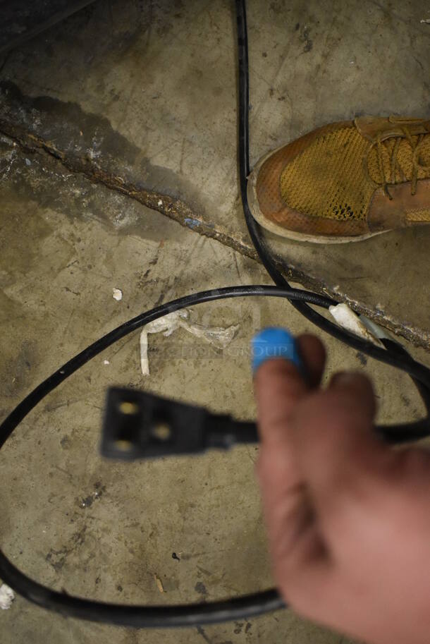 2016 True T-49F ENERGY STAR Stainless Steel Commercial 2 Door Reach In Freezer w/ Poly Coated Racks on Commercial Casters. 115 Volts, 1 Phase. Tested and Working! - Image 7 of 7