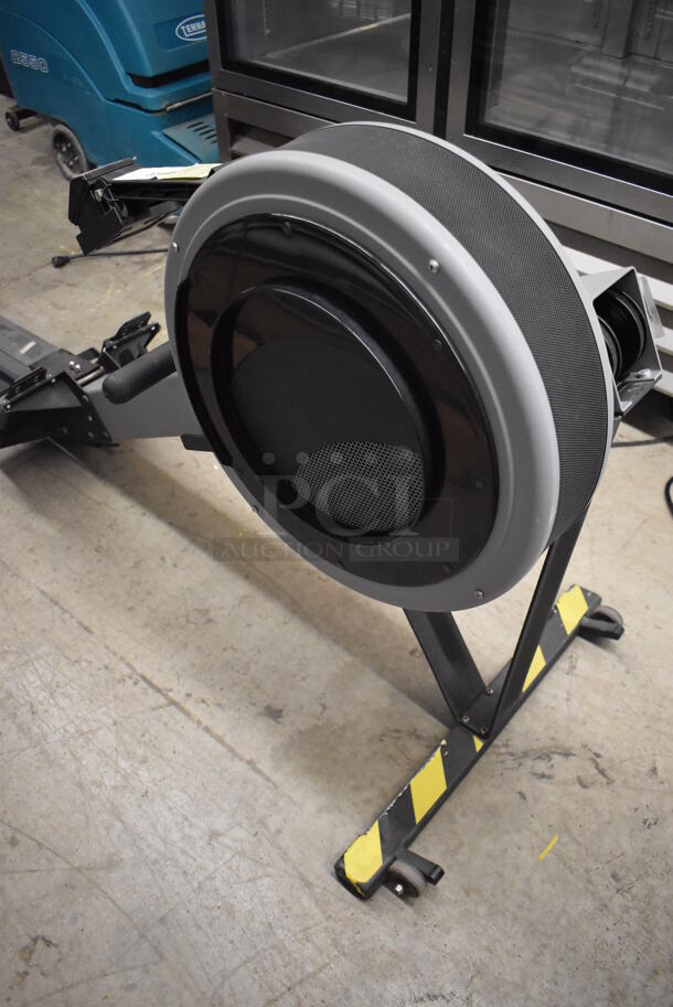 Concept2 Metal Commercial Floor Style Rowing Machine. 18x98x33 - Image 4 of 9