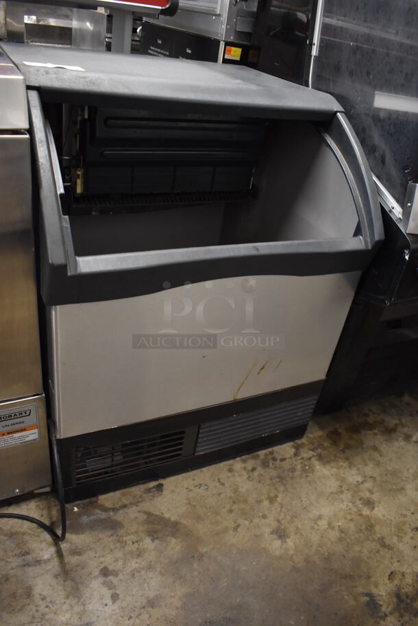Scotsman CU1526MA-1E Stainless Steel Commercial Self Contained Undercounter Ice Machine. Missing Lid. 115 Volts, 1 Phase. 26x27x33 - Image 4 of 10