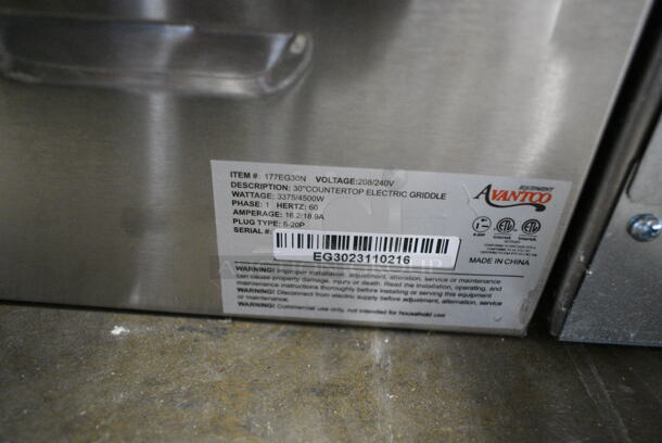BRAND NEW SCRATCH AND DENT! Avantco 177EG30N Stainless Steel Commercial Countertop Electric Powered Flat Top Griddle. 208/240 Volts, 1 Phase.  - Image 5 of 5