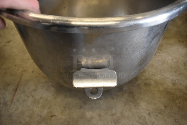 Stainless Steel Commercial 20 Quart Mixing Bowl. 15x14x11.5 - Image 5 of 6