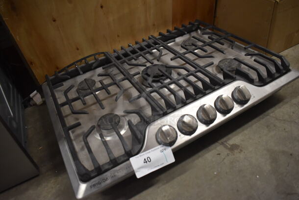 BRAND NEW SCRATCH AND DENT! Frigidaire FPGC3077RSA Metal 30" 5 Burner Gas Cooktop - Image 5 of 10