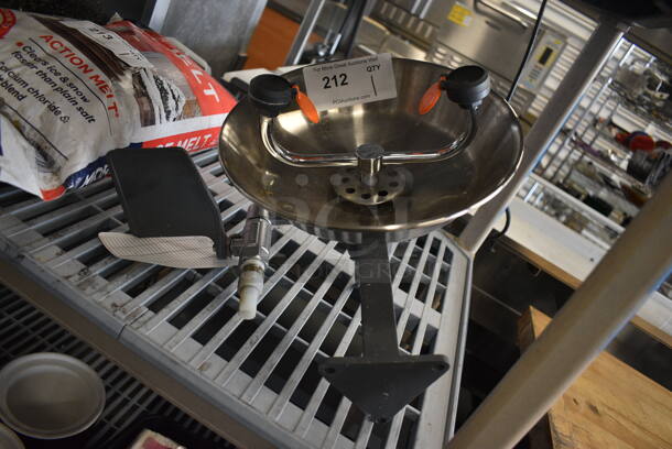 Metal Eye Wash Station. 15x15x8 - Image 1 of 3