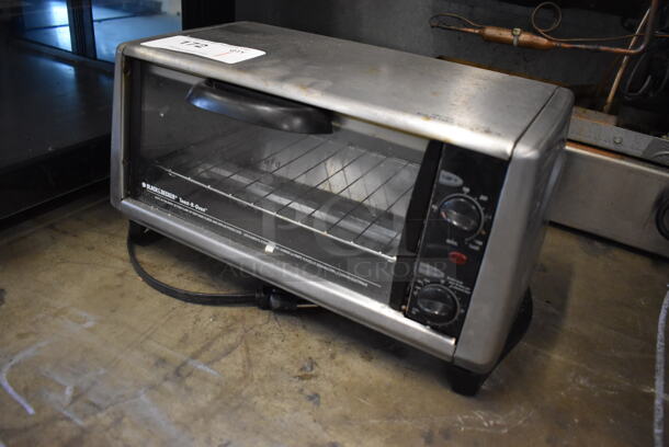 Black & Decker Metal Countertop Toaster Oven. 16x10x8 - Image 2 of 4