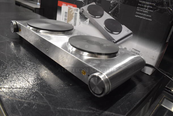 LIKE NEW! Avantco 177EBS102 Stainless Steel Countertop Double Burner Solid Top Portable Electric Hot Plate Range. 120 Volts, 1 Phase. Unit Has Only Been Used a Few Times! 21x9x4. Tested and Working! - Image 2 of 7
