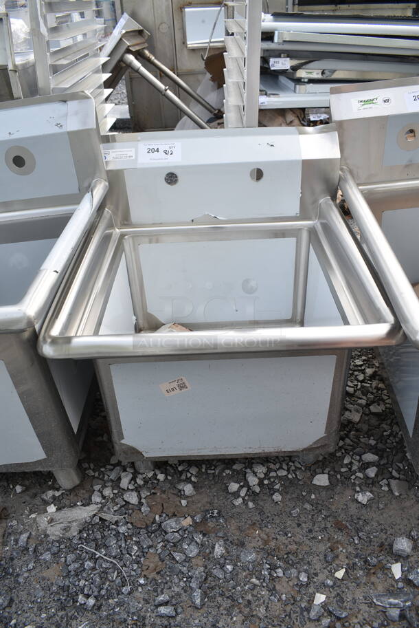 BRAND NEW SCRATCH AND DENT! Steelton 522CS11818N 23 1/2" 18-Gauge Stainless Steel One Compartment Commercial Sink without Drainboard - 18" x 18" x 12" Bowl  - Image 2 of 6