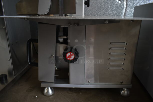 BRAND NEW SCRATCH AND DENT! Avantco HLS-1650 EMBS65SS 65" Blade Stainless Steel Countertop Vertical Band Meat Saw. 110 Volts, 1 Phase. Tested and Working! - Image 6 of 7