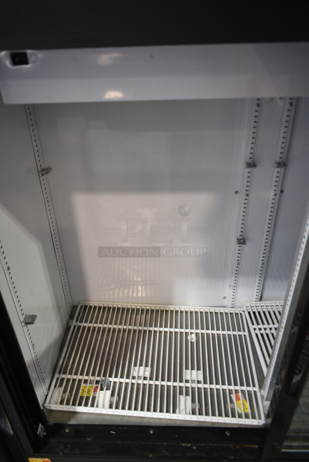 2017 True GDM-41SL-48-HC-LD Metal Commercial 2 Door Reach In Cooler Merchandiser w/ Poly Coated Racks. 115 Volts, 1 Phase. Tested and Working! - Image 4 of 5