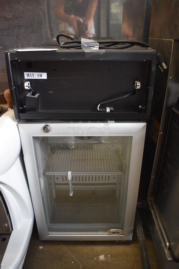 Staycold Model SC-25G Metal Commercial Mini Cooler Merchandiser. 115 Volts, 1 Phase. 15x15x28.5. Tested and Working!