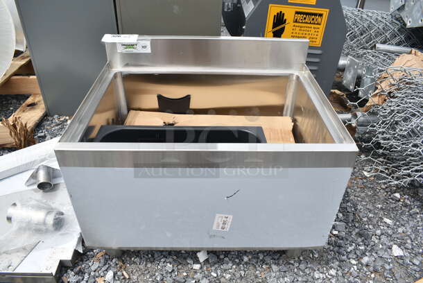 BRAND NEW SCRATCH AND DENT! Regency 600IB1824CP 18" x 24" Underbar Ice Bin with 7 Circuit Post-Mix Cold Plate and Bottle Holders - 51 lb. - Image 2 of 5