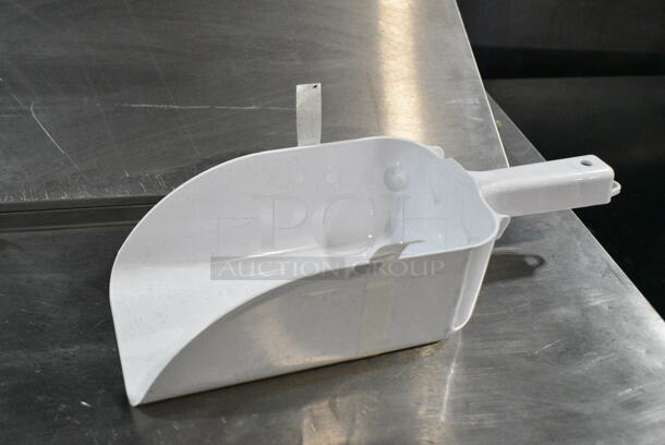 BRAND NEW SCRATCH AND DENT! 2022 Ice-O-Matic B55PSC Metal Commercial Ice Storage Bin - 510 lb. - Image 8 of 10