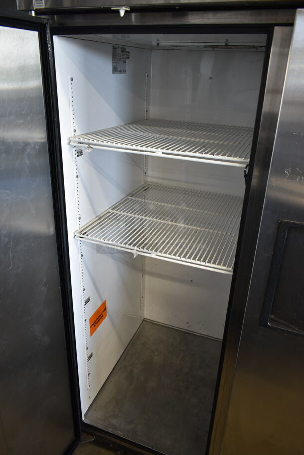True TG2R-2S ENERGY STAR Stainless Steel Commercial 2 Door Reach In Cooler w/ Poly Coated Racks on Commercial Casters. 115 Volts, 1 Phase. Tested and Working! - Image 5 of 8