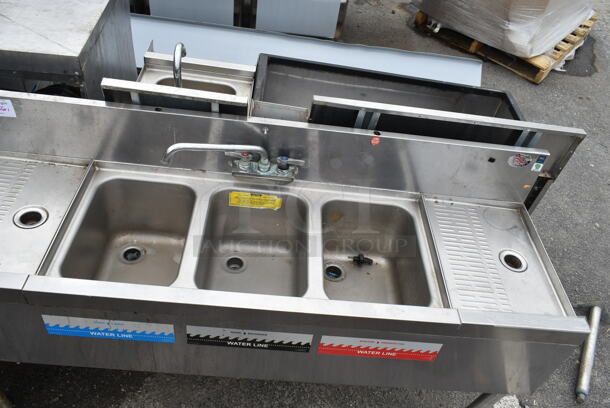 Perlick Stainless Steel Commercial 3 Bay Bar Sink w/ Dual Drain Boards, Faucet and Handles. Bays 10x8. Drain Boards 11x15 - Image 3 of 7