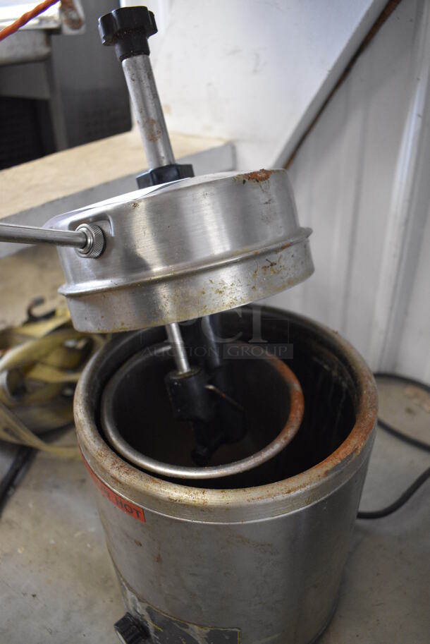 Carnival King Model 382RWS35 Stainless Steel Commercial Countertop Server w/ Pump Lid. 120 Volts, 1 Phase. 7.5x15x15. Tested and Working! - Image 4 of 5