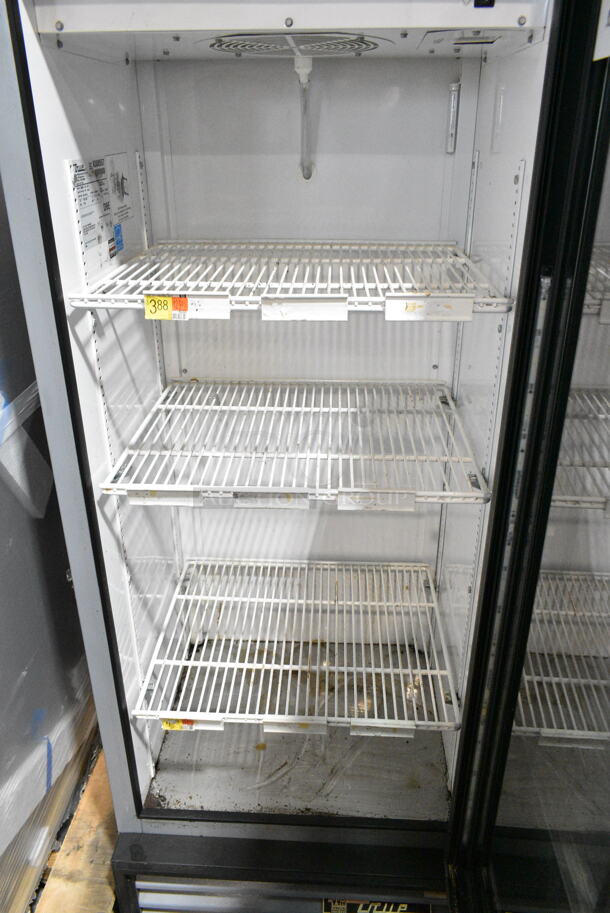 True GDM-12-LD ENERGY STAR Metal Commercial Single Door Reach In Cooler Merchandiser w/ Poly Coated Racks. 115 Volts, 1 Phase. Tested and Powers On But Does Not Get Cold - Image 3 of 4